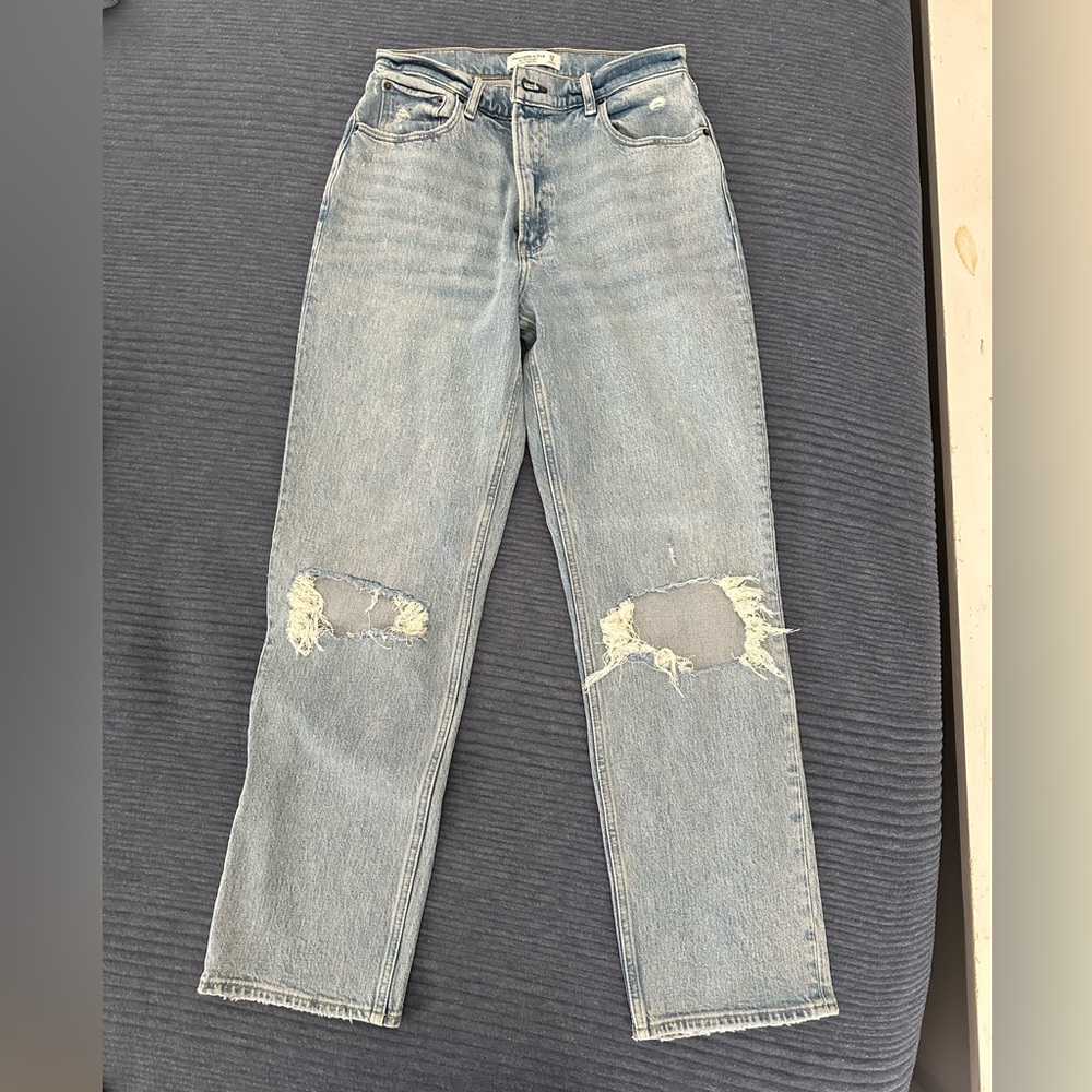 Abercrombie 90’s Straight Ultra High Rise 29